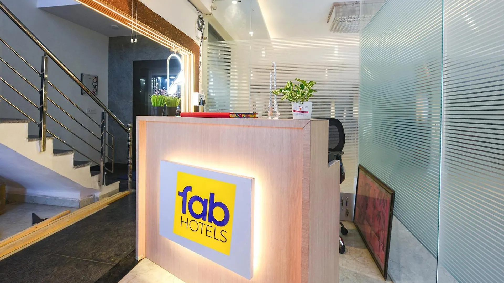 Fabhotel Prime Arjun Luxury Rooms Near Yashobhoomi Gurgaon 0*,  Hindistan