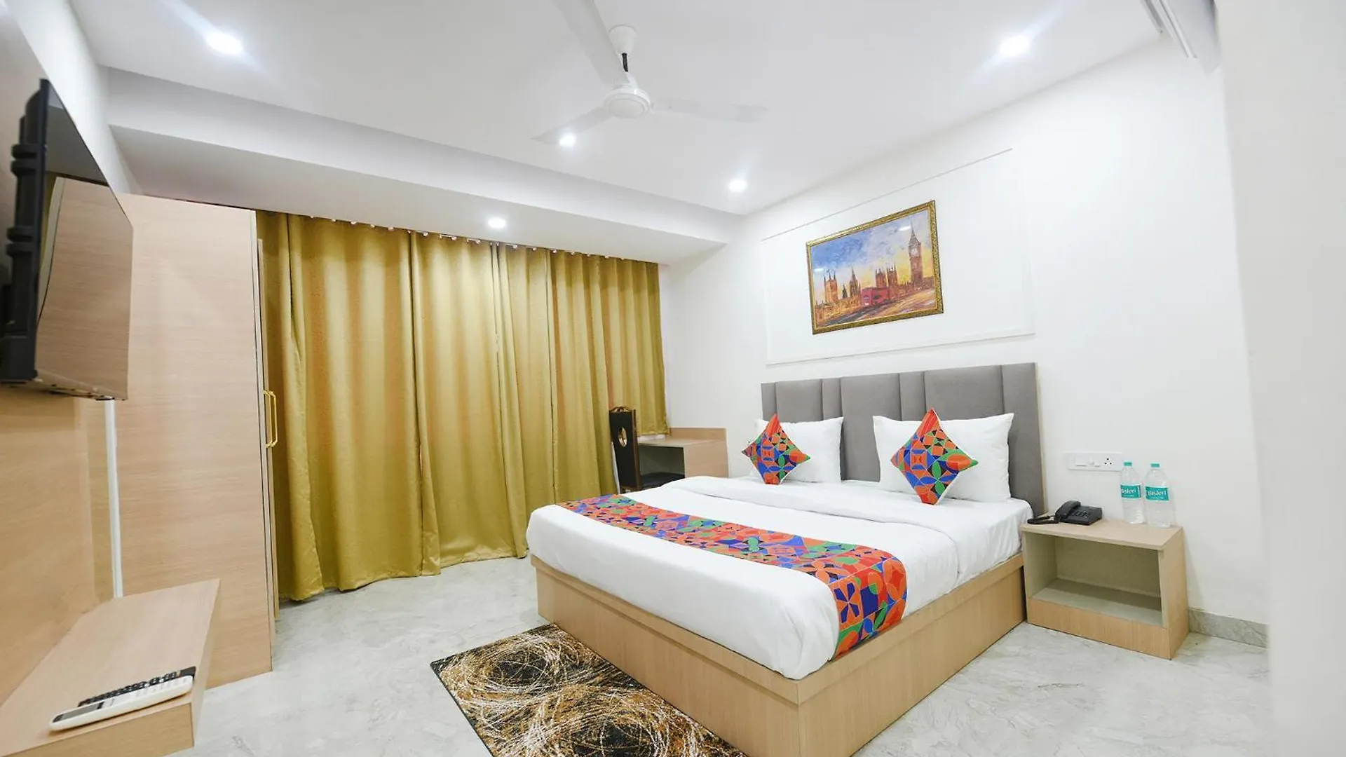 Fabhotel Prime Arjun Luxury Rooms Near Yashobhoomi Gurgaon