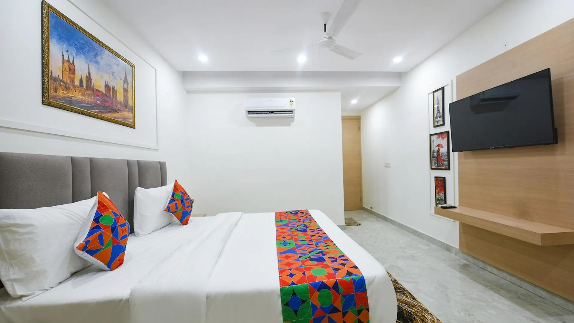 Fabhotel Prime Arjun Luxury Rooms Near Yashobhoomi Gurgaon 0*,  Hindistan