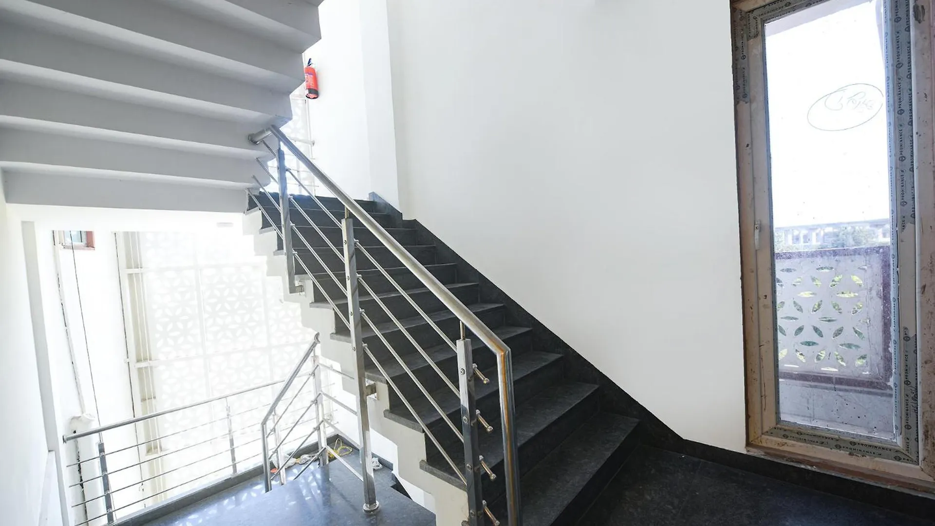 Otel Fabhotel Prime Arjun Luxury Rooms Near Yashobhoomi Gurgaon